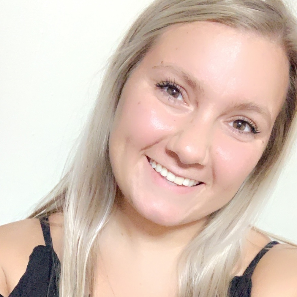 Meet your Posher, Carrie